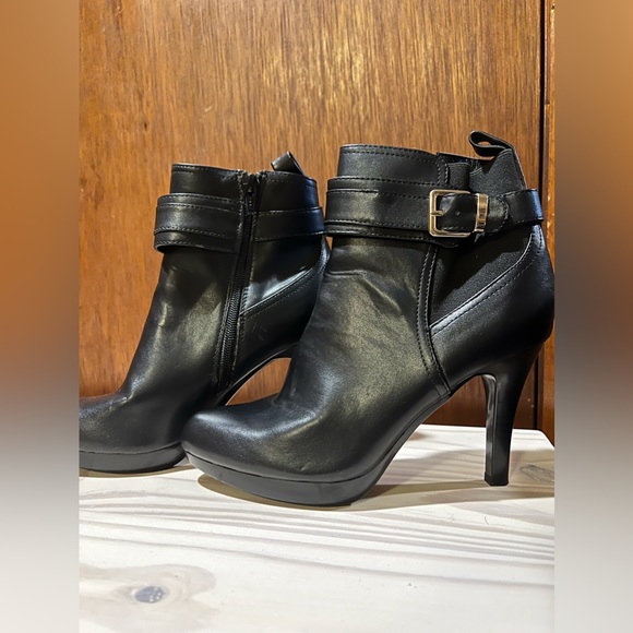 Alfani Step'n' Flex Ankle Boots - Picture 11 of 14